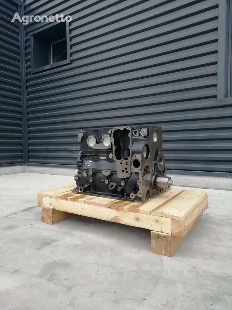 المحرك IVECO F4BE0454B لـ جرار بعجلات IVECO SHORTBLOCK