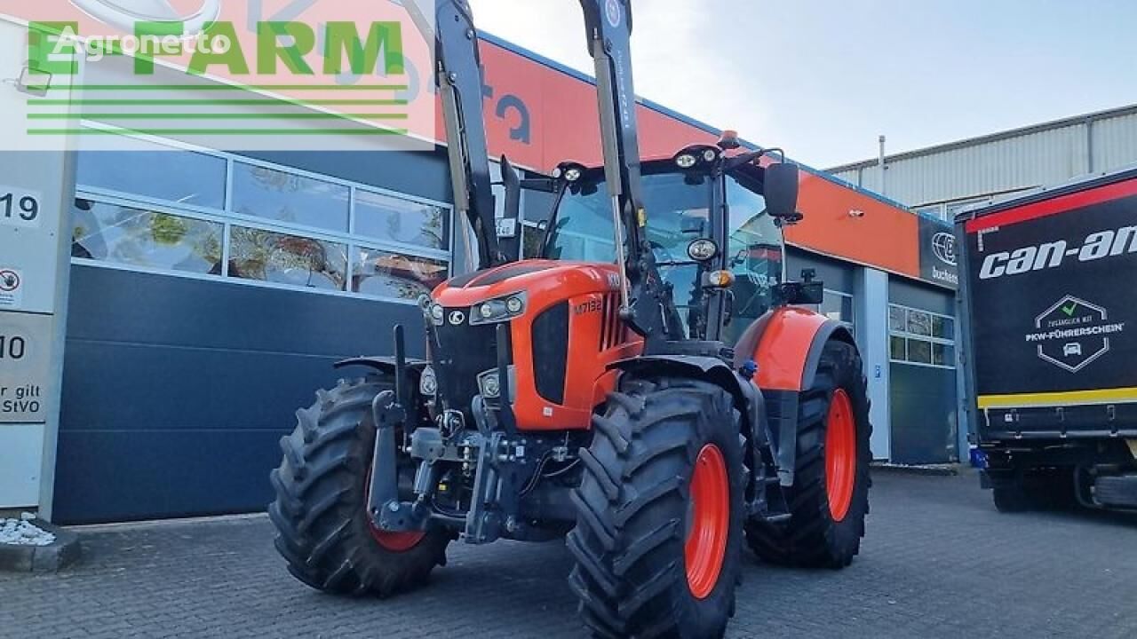 جرار بعجلات Kubota m7172